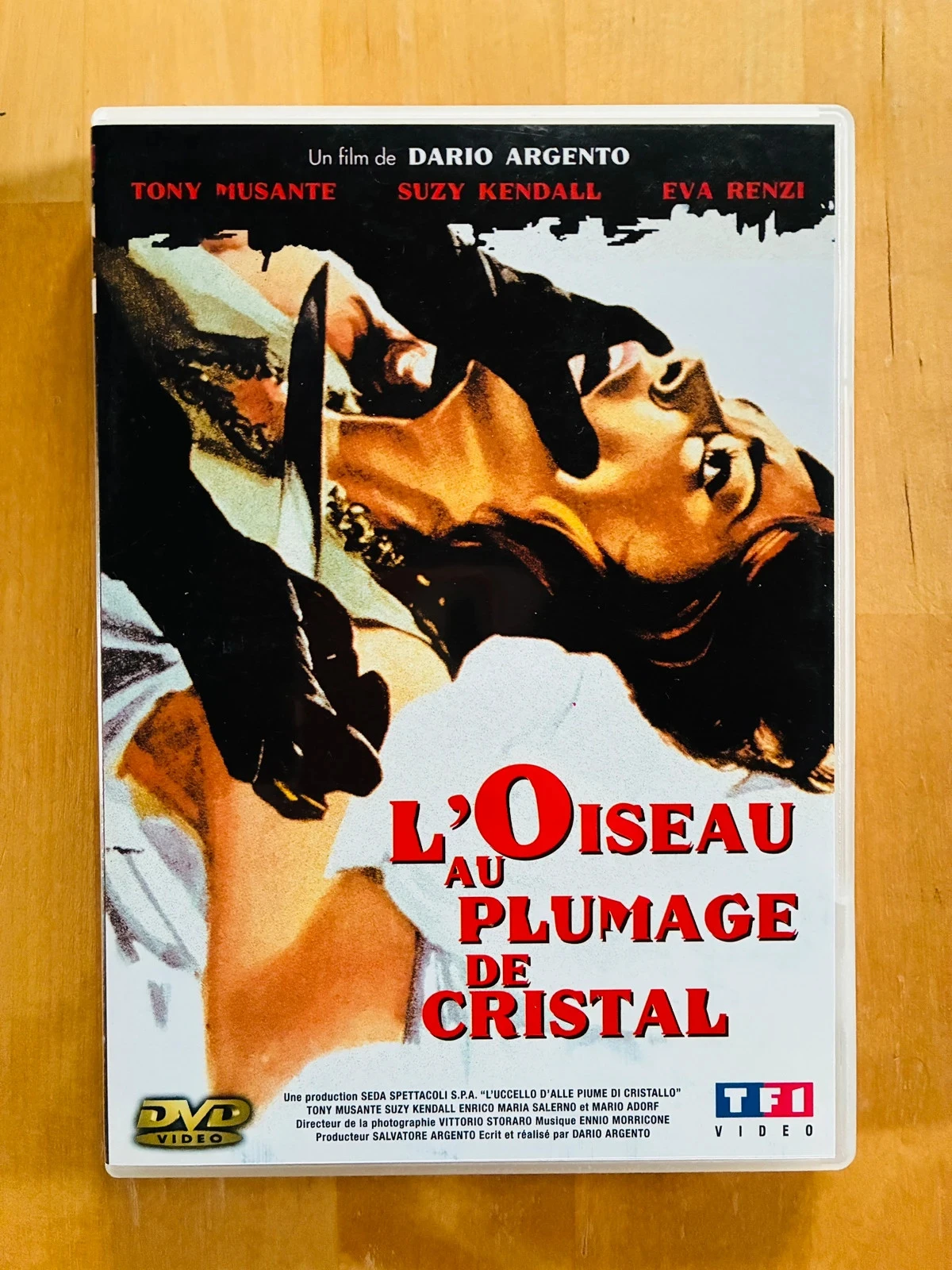 DVD L’oiseau au plumage de cristal de Dario Argento.
